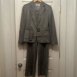 Tahari women’s pantsuit